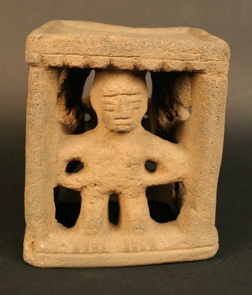 Mortero con figuras antropomorfas