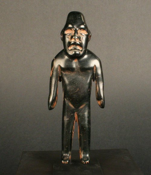 Figurilla antropomorfa masculina