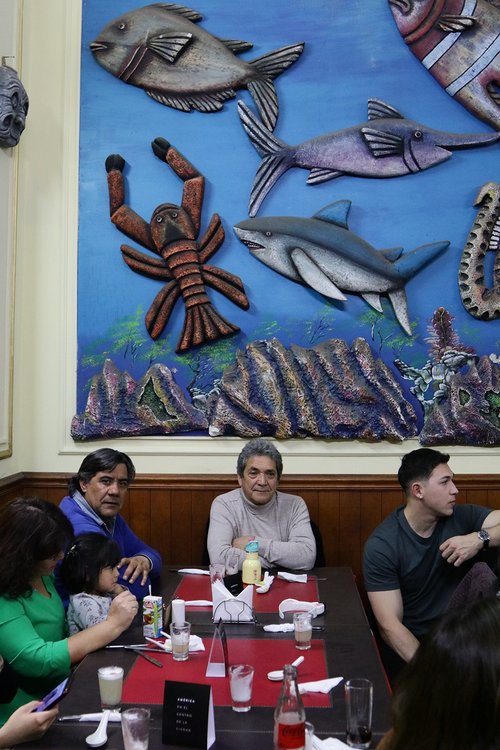 Conversatorio, Comida y Música en Restaurant El Encuentro