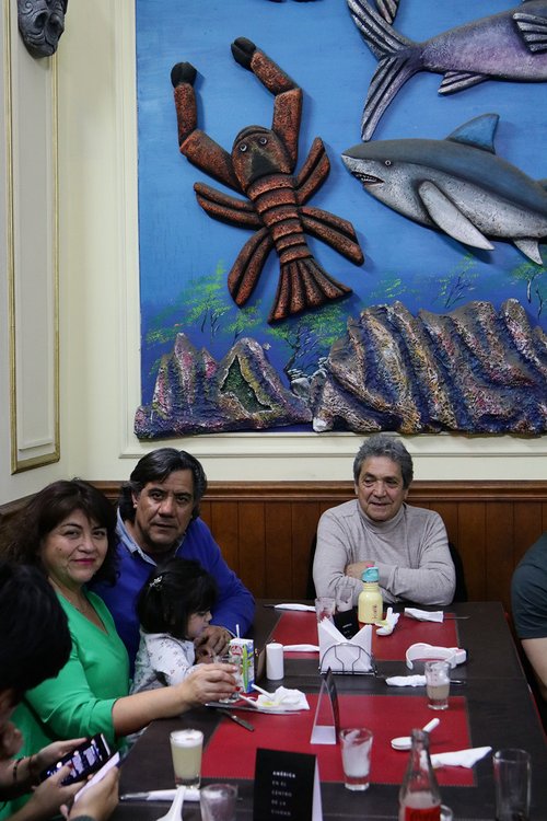 Conversatorio, Comida y Música en Restaurant El Encuentro
