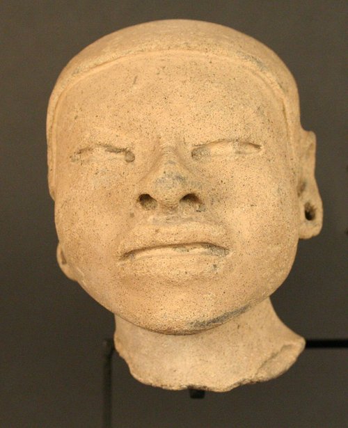 Cabeza antropomorfa