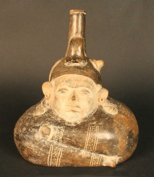 Botella silbato antropomorfa
