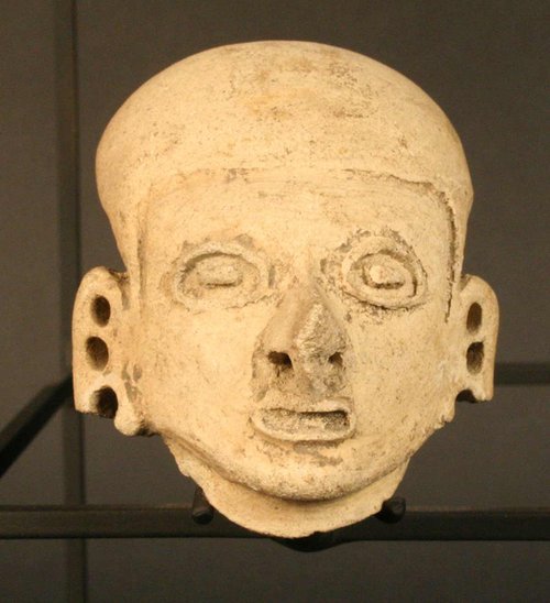 Cabeza antropomorfa