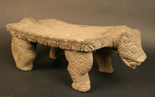 Piedra de moler zoomorfa: felino