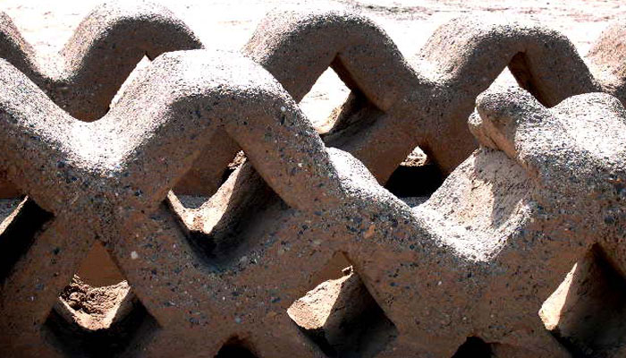 Detalle de los muros reticulados romboidales de la ciudadela Tshudi de Chan Chan