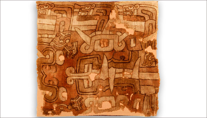Fragmento de textil. Pintura sobre tejido plano. Chavín, 900 – 700 a.C., 50 x 47 cm, MCHAP 0359