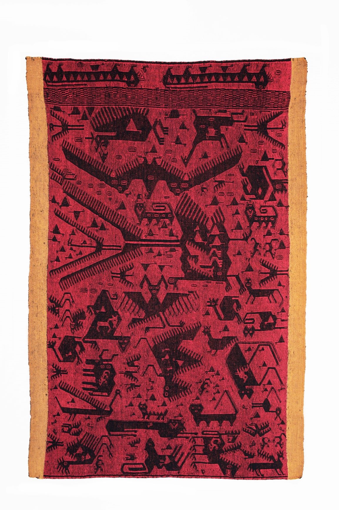Ukhu Pacha o mundo de adentro. Vestido (axsu), textil / Jalq’a, Chuquisaca, Bolivia, actual. Colección Museo Chileno de Arte Precolombino, 2623 (1060 x 705 mm).