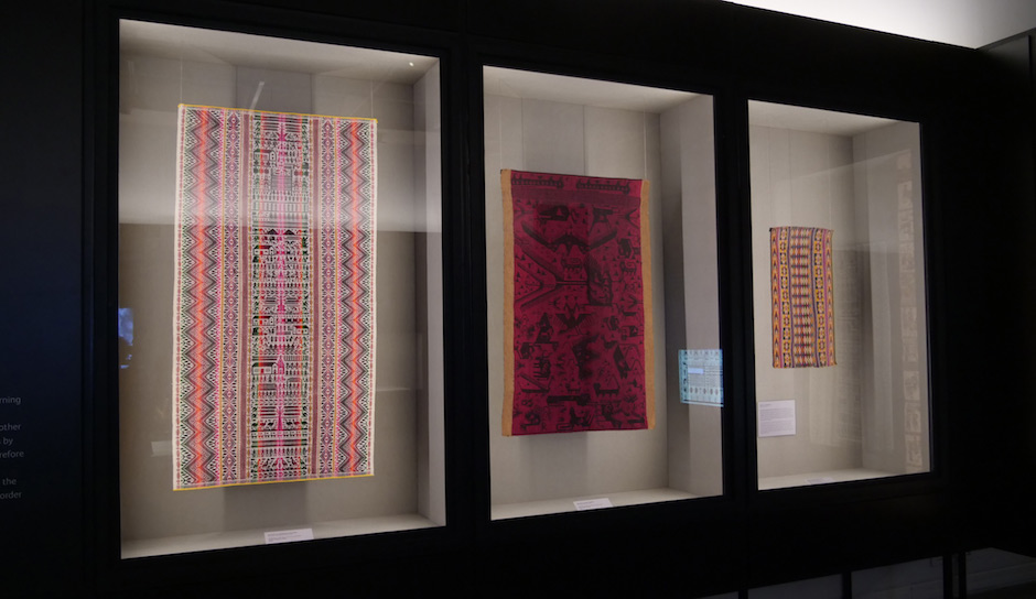 Vitrina ‘Pacha en textiles’.