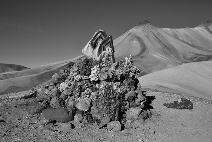 Las cruces descansan en la apacheta. Será hasta el próximo mayo.