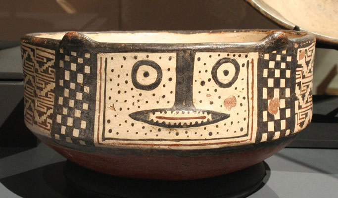 Escudilla policroma.Cerámica. Cultura Diaguita 1200 – 1400 d.C. Colección Museo Chileno de Arte Precolombino ,0073.