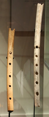 Flautas. Hueso de ave.Costa de Taltal – Pescadores Tardíos.Colección Museo Augusto Capdeville , Taltal.