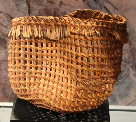 «Chinguillo»: Bolsa de estera en torzal. Fibra vegetal. Desembocadura río Camarones – Pescadores Tardíos (1400 – 1536 d.C.).Colección Manuel Blanco Encalada,MCHAP .