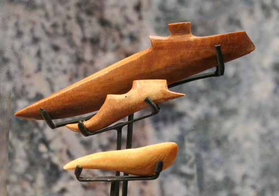 Barbas de arpón con rebarbas. Hueso.Costa de Taltal,Pescadores Tardíos. Colección Museo Augusto Capdeville y Museo Chileno de Arte Precolombino.
