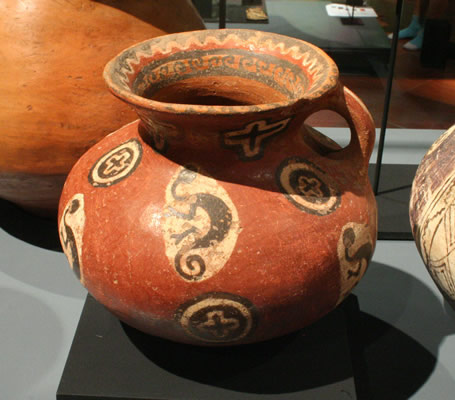 Jarro policromo. Cerámica. Cultura Arica 1000 – 1470 d.C. Colección Museo Chileno de Arte Precolombino ,