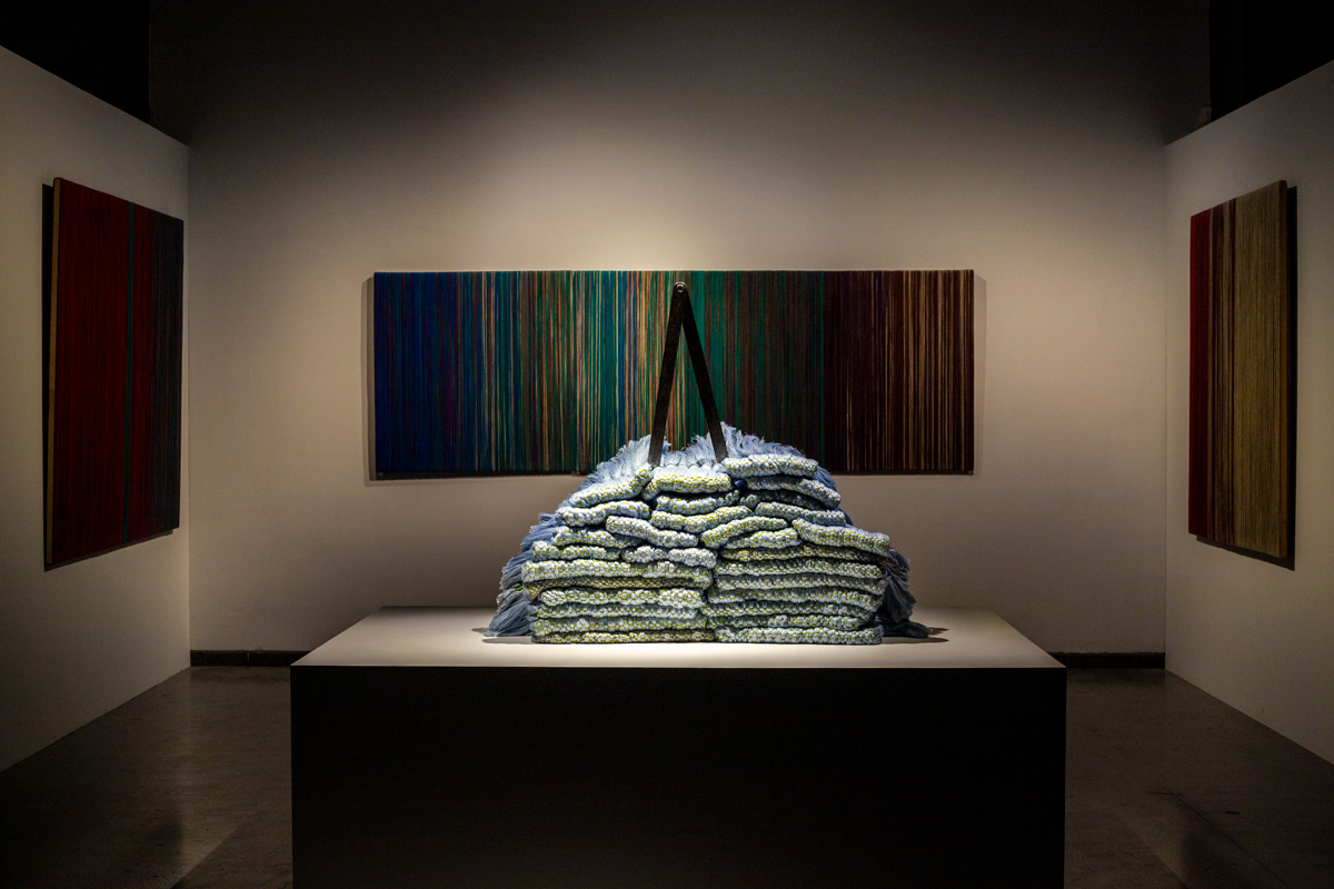 COMPAS TACNA ARICA. Ca. 2012-2013. Lino y hierro. Linen and iron. 150 x 120 x 70 cm. Colección privada.