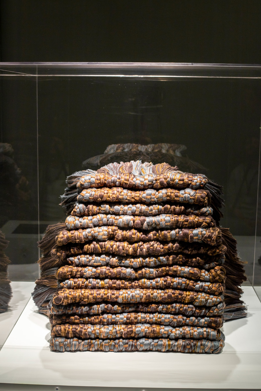CÓRDOBA. ca. 1968-2011. Lino. Linen. 10 elementos de 4,5 x 70 x 43 cm; 4 elementos de 3,5 x 63, 42 cm.Centre Pompidou, Musée National d’Art Moderne, Paris. Donación Itaka Martignoni y Cristóbal Zañartu en 2017. Inv.; AM 2017-1-174.
